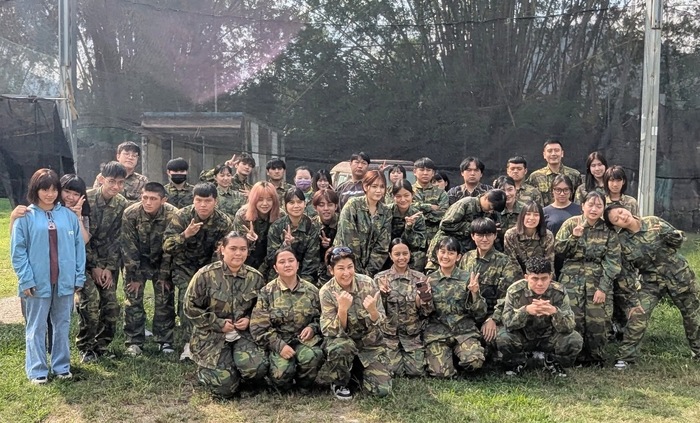 團體合作及自我探索體驗圖片